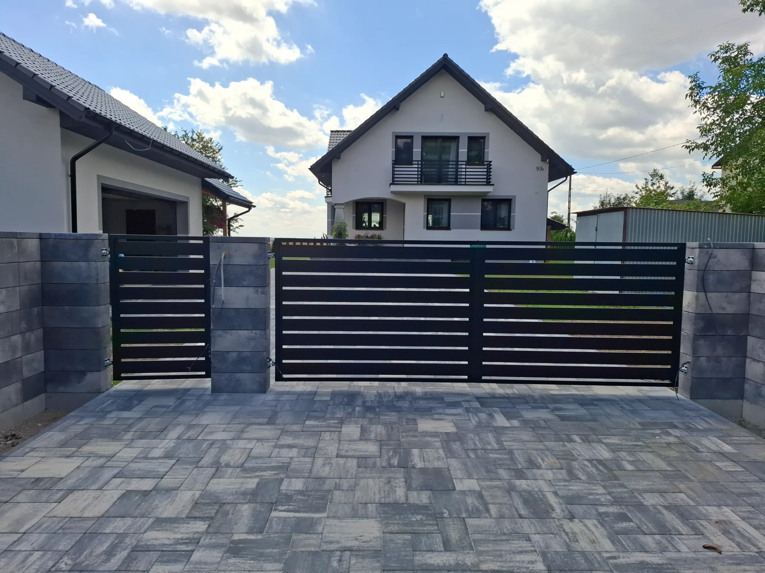 zdjęcie brama wjazdowa